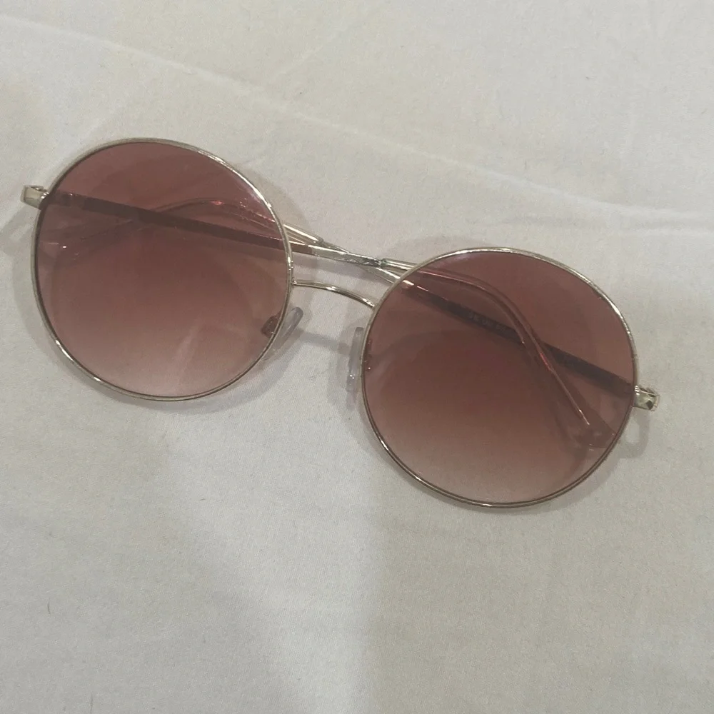 Round Silver Frame Sunglasses with Pink Gradient Lenses